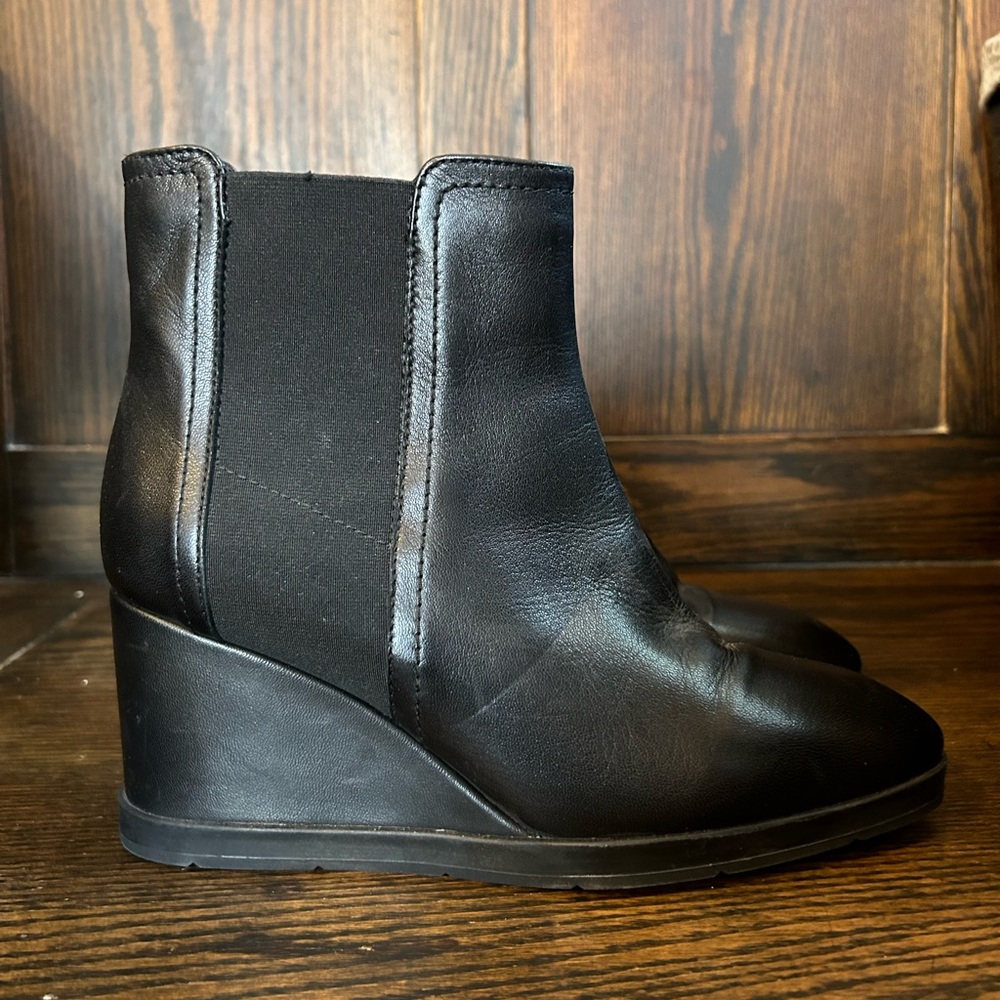 Black leather Aquatalia wedge boots, size 8